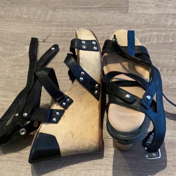 Black 4.5 inch wedges - Picture 3 of 4